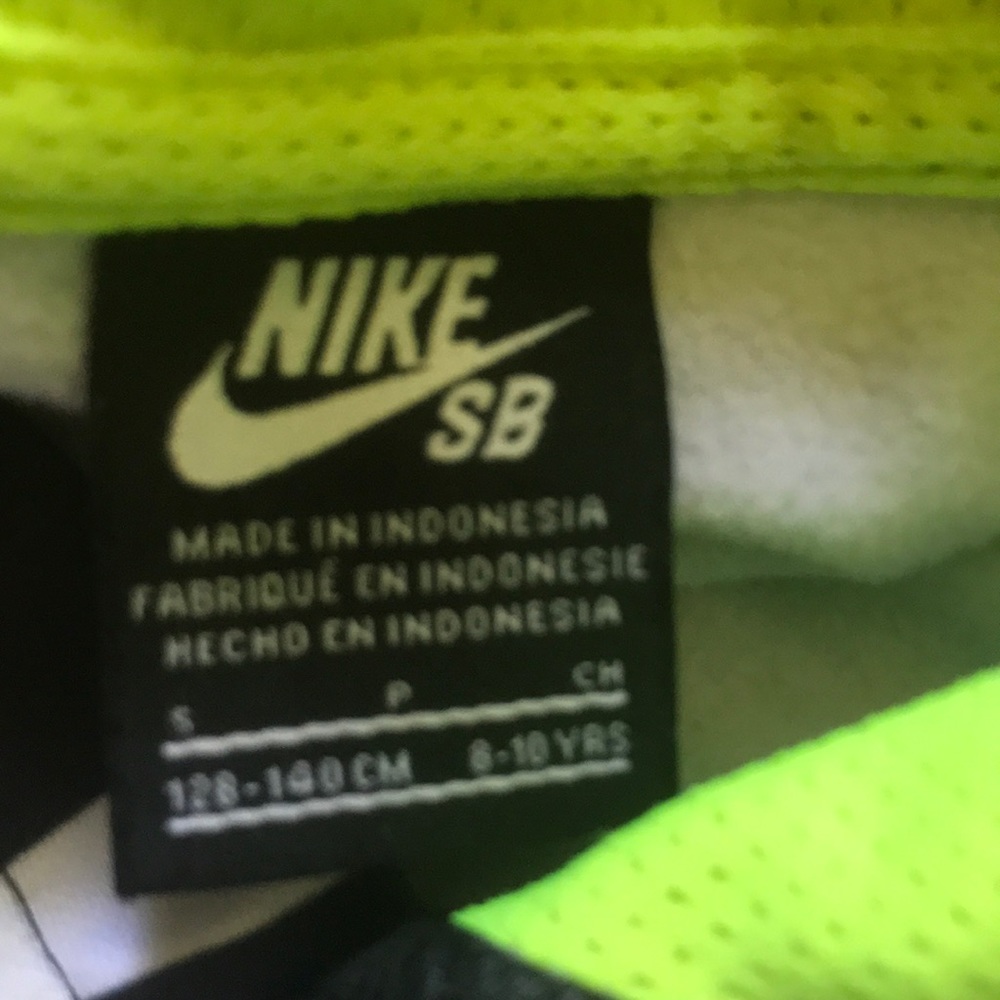 Nike sweatshirt - Picture 3 of 3